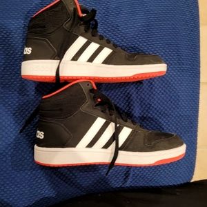 Adidas Hoops Men's Basketball shoes sz 6 1/2